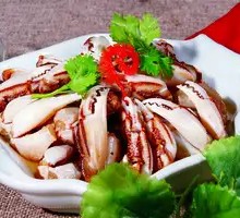 Steamed Crab Claws in Wine