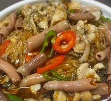 Sea Cucumber and Sea Snail Platter Noodles