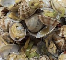 Spicy Stir-Fried Clams