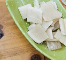 Spicy and Sour Radish Slices