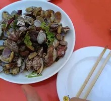 Spicy Stir-Fried Clams