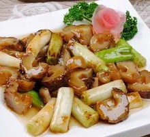 Braised Sea Cucumber with Green Onion