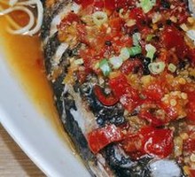 Chopped Chili Fish Head with Noodles