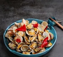 Spicy Stir-Fried Clams