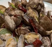 Spicy Stir-Fried Clams