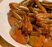 Chilled Yellow Wine Marinated Crab