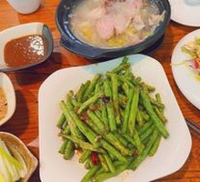 Sour Cabbage Pork Shank Pot