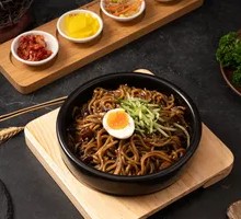 Stone Plate Braised Noodles