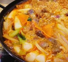 Beef and Rice Cake Hot Pot