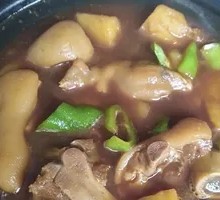 Braised Pig Trotters in Brown Sauce