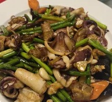Pork Belly Stir-fried with Cuttlefish