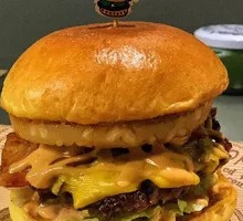 Hawaiian Pineapple Beef Burger