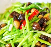 Black Matsutake and Asparagus Stir-fry