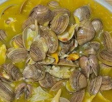 Golden Soup Garlic Clams