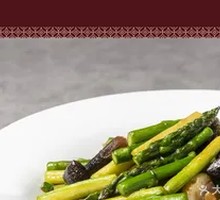 Asparagus Stir-fried with Chicken Mushroom