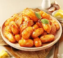 Spicy Cheese Rice Cake Stir-Fry