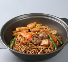Vegetable Stew Noodles in Iron Pot