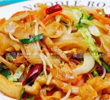肉丝焖饼
