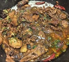 Stewed Goose in Iron Pot