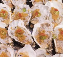 Steamed Oyster with Garlic and Vermicelli