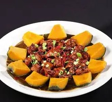 Lotus Leaf Steamed Pork Ribs with Pumpkin and Soy Sauce