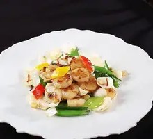 XO Sauce Stir-fried Scallops with Green Peas