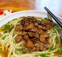 Fragrant Braised Pork Noodles