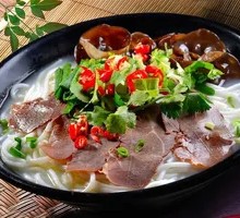 Sour Cabbage Beef Rice Noodles