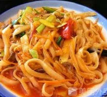 Stir-Fried Beef with Knife-Cut Noodles