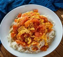 Tomato and Egg Fried Noodles