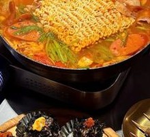 Military-style Hot Pot