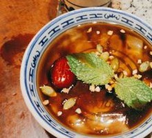 Sweet Rice Balls with Red Bean and Fermented Rice Wine