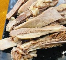 Hand-grabbed Lamb Ribs