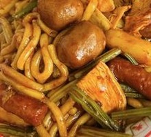 Mixed Meatball Stir-Fried Rice Noodles