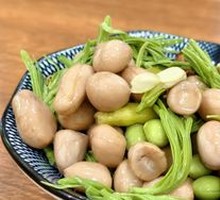 Pickled Chili Peanuts with Jasmine Flowers