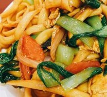 Tomato and Egg Fried Noodles