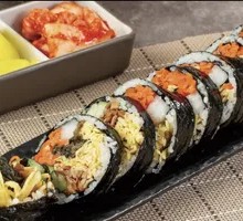 Vegetable Seaweed Rice Roll