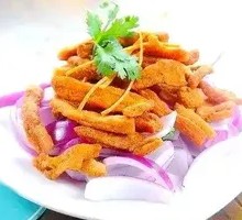 Onion with Pork Cracklings