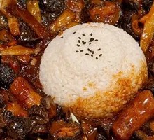 Scallion Braised Sea Cucumber and Pig's Trotters Rice