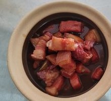 Braised Pork Belly in Clay Pot