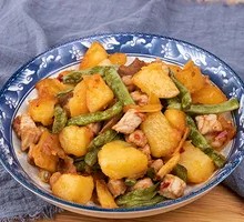 Stewed Potatoes with Green Beans