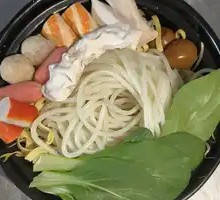 Family Feast Rice Noodles