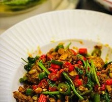 Stir-Fried Beef with Yellow Onion