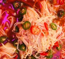 Spicy Vinegar-Soaked Enoki Mushrooms