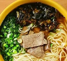 Sour Cabbage Beef Noodle Soup