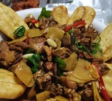 Stir-Fried Brahma Rooster with Bamboo Shoots