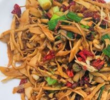 Crispy Bamboo Shoots with Preserved Pork