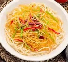 酸辣土豆丝盖浇面