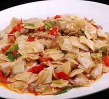 Stir-Fried Lamb with Knife-Sliced Noodles