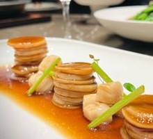 Oxidized Garlic and Scallop Salad